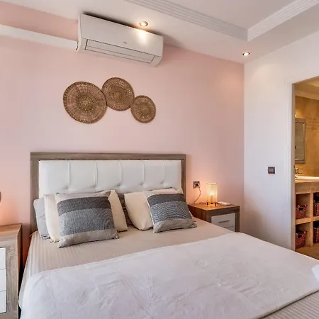 Apartment Met Geweldig Zeezicht