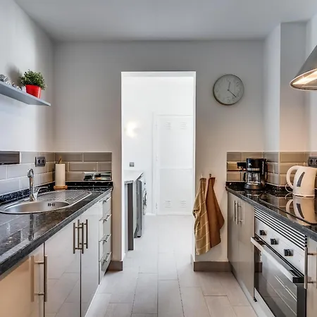 Apartment Met Geweldig Zeezicht